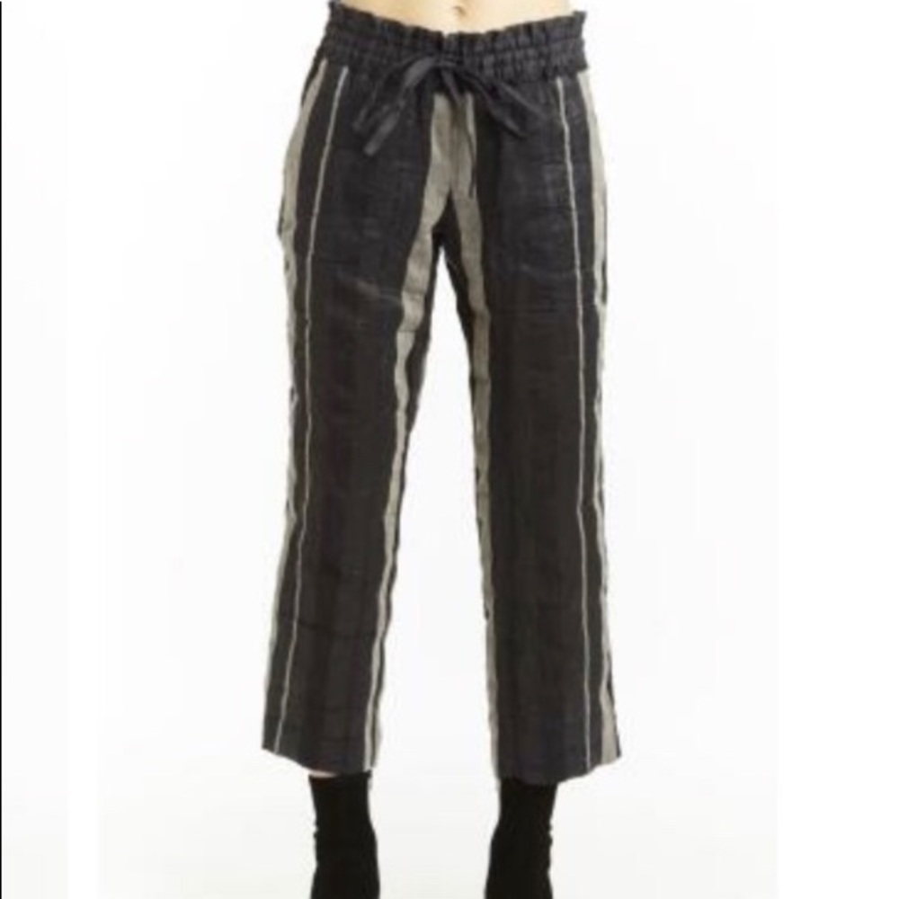 Drew black ankle pants.